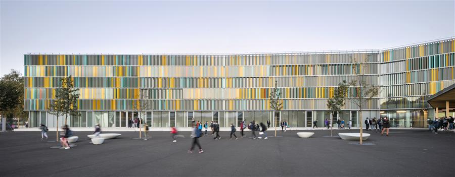 法国村落的新大学---CoCo建筑+Jean de Giacinto建筑