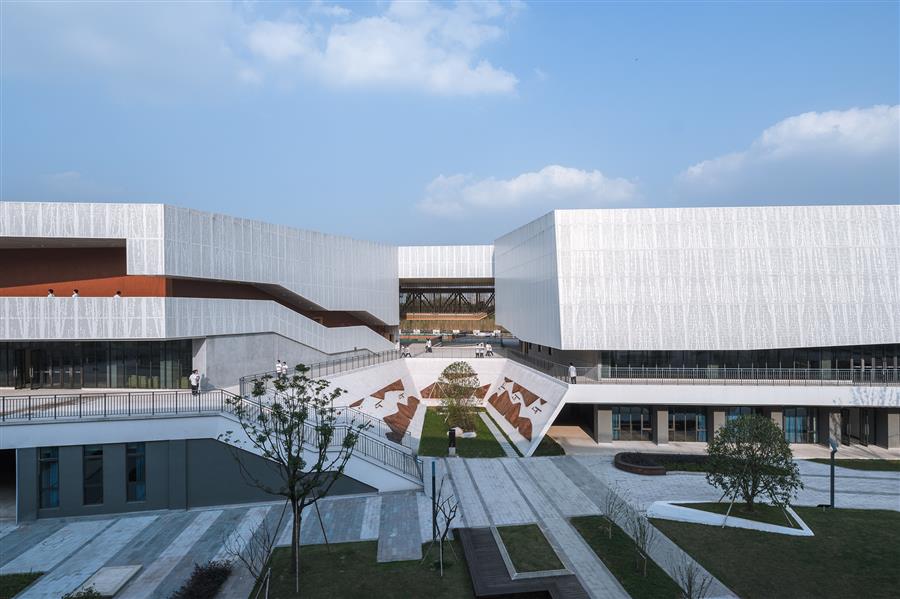 杭州中泰中学建筑设计---量子构城设计事务所 + 浙江建院建筑规划设计院