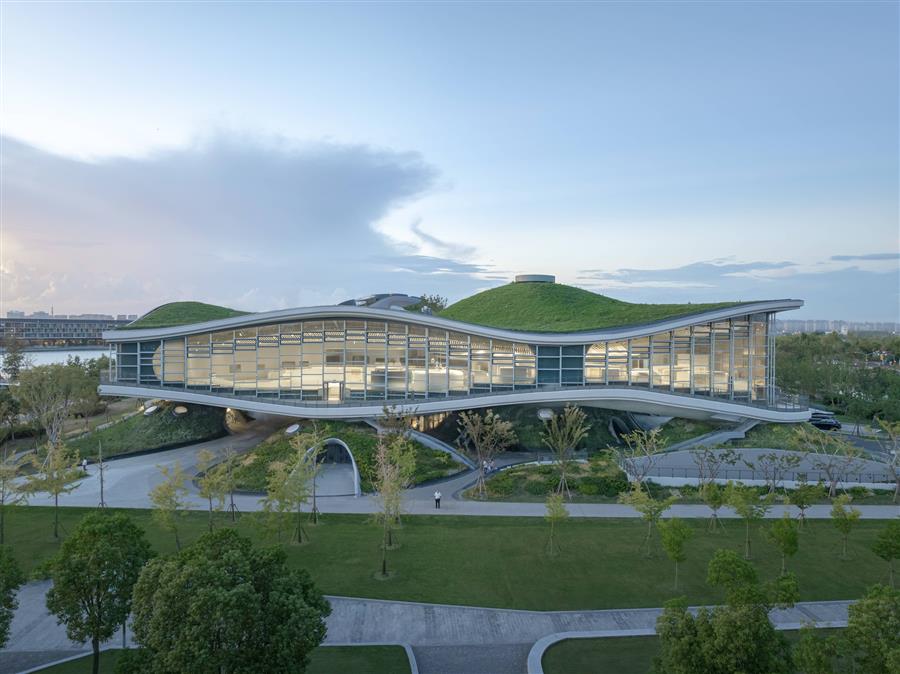 在水一方·三体未来学院---山水秀新作