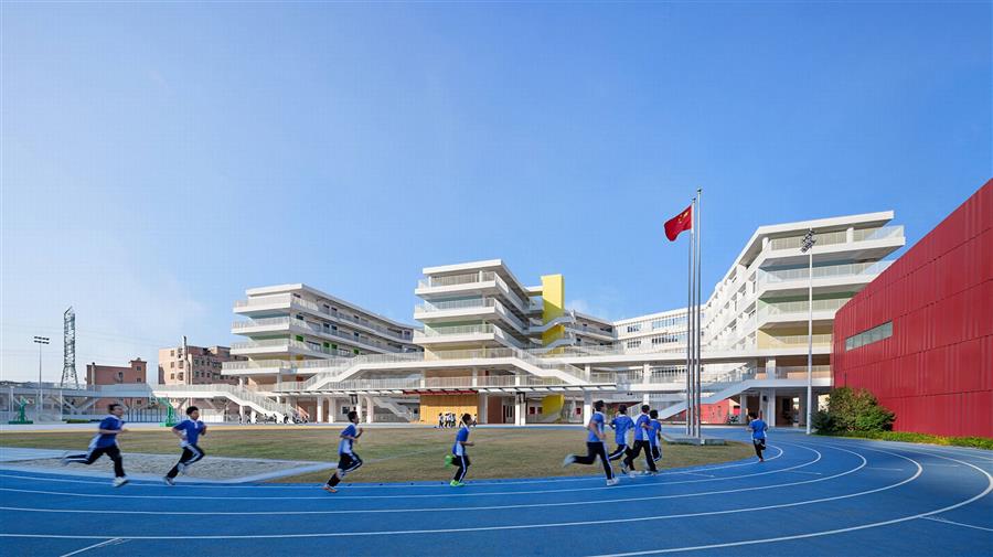 城村围绕的校园 ——深圳市龙华区外国语学校福城校区设计---深圳大学建筑设计研究院有限公司 “钟中+钟波涛”工作室（Z&Z STUDIO）