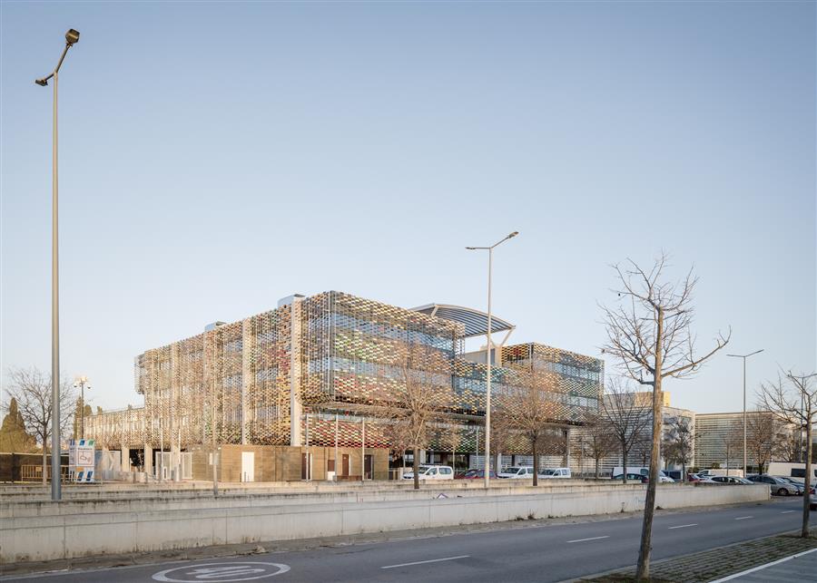Delta商务中心---picharchitarchitects /Pich-Aguilera