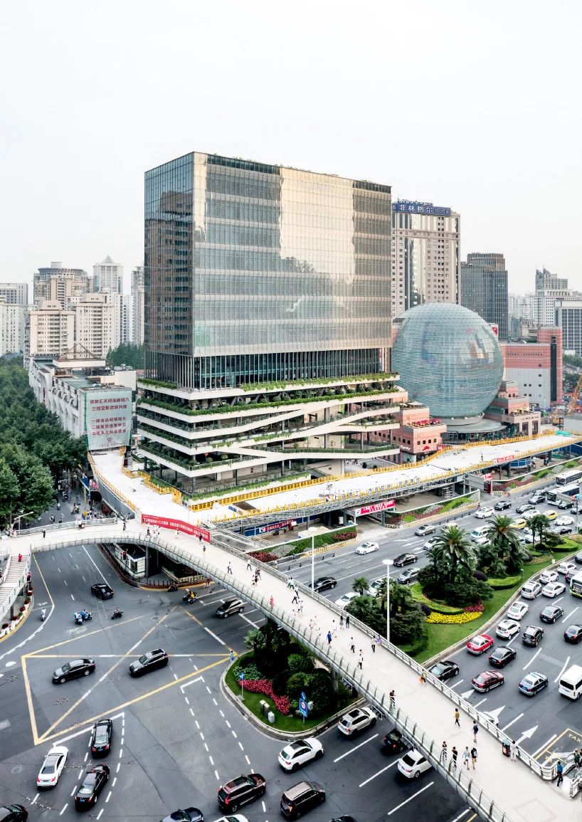 将绿色带到上海最繁忙的十字路口---法国雅克·费尔叶建筑事务所(JFA)+感性城市工作室(SCS)
