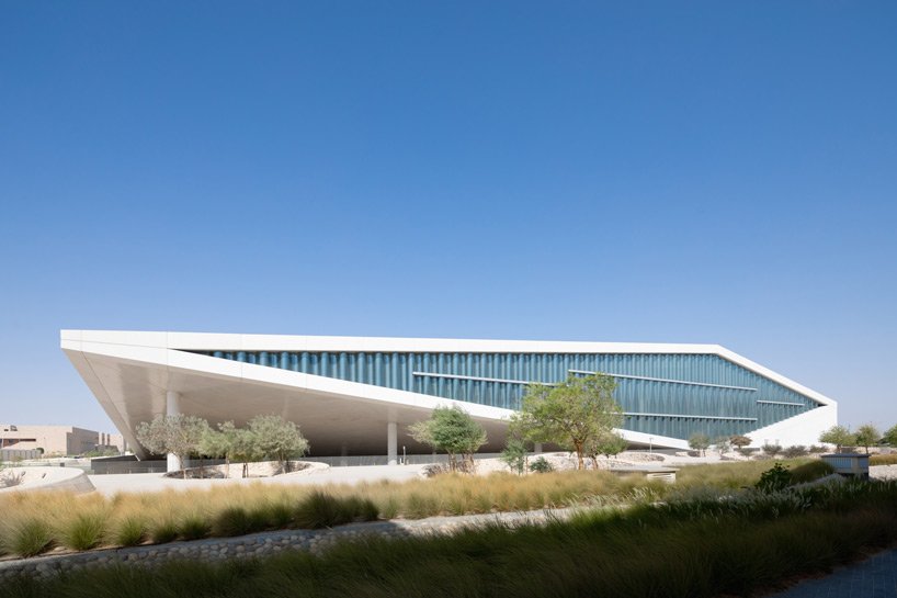 OMA设计：“巨大的结构跨度，多面几何形状”——卡塔尔国家图书馆
