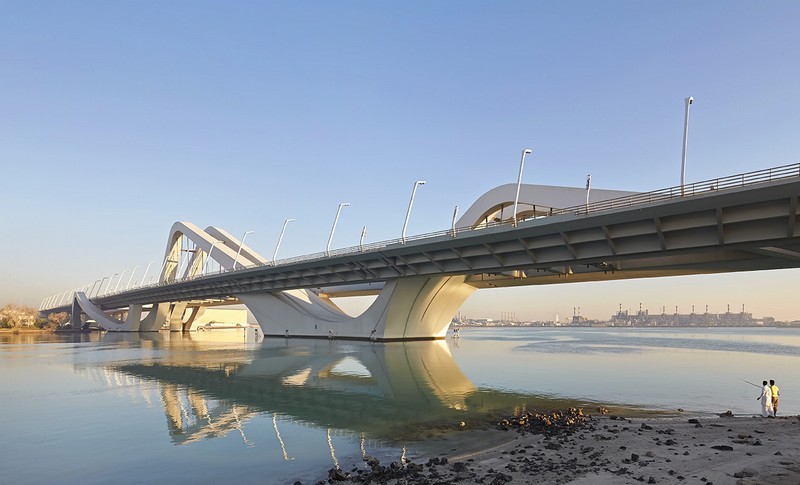 阿拉伯·谢赫·扎耶德大桥---扎哈哈迪德建筑事务所