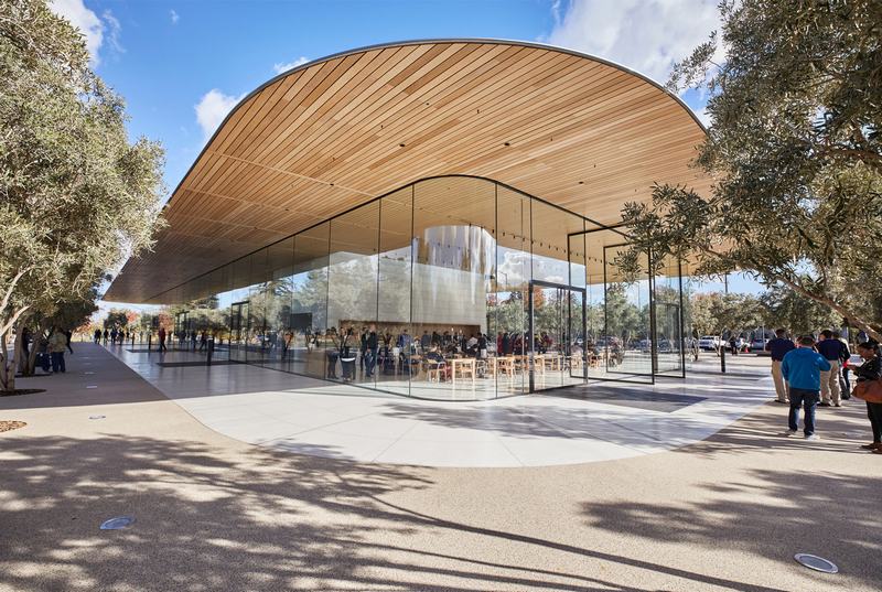 Foster + Partner设计的苹果新总部游客中心已向公众开放