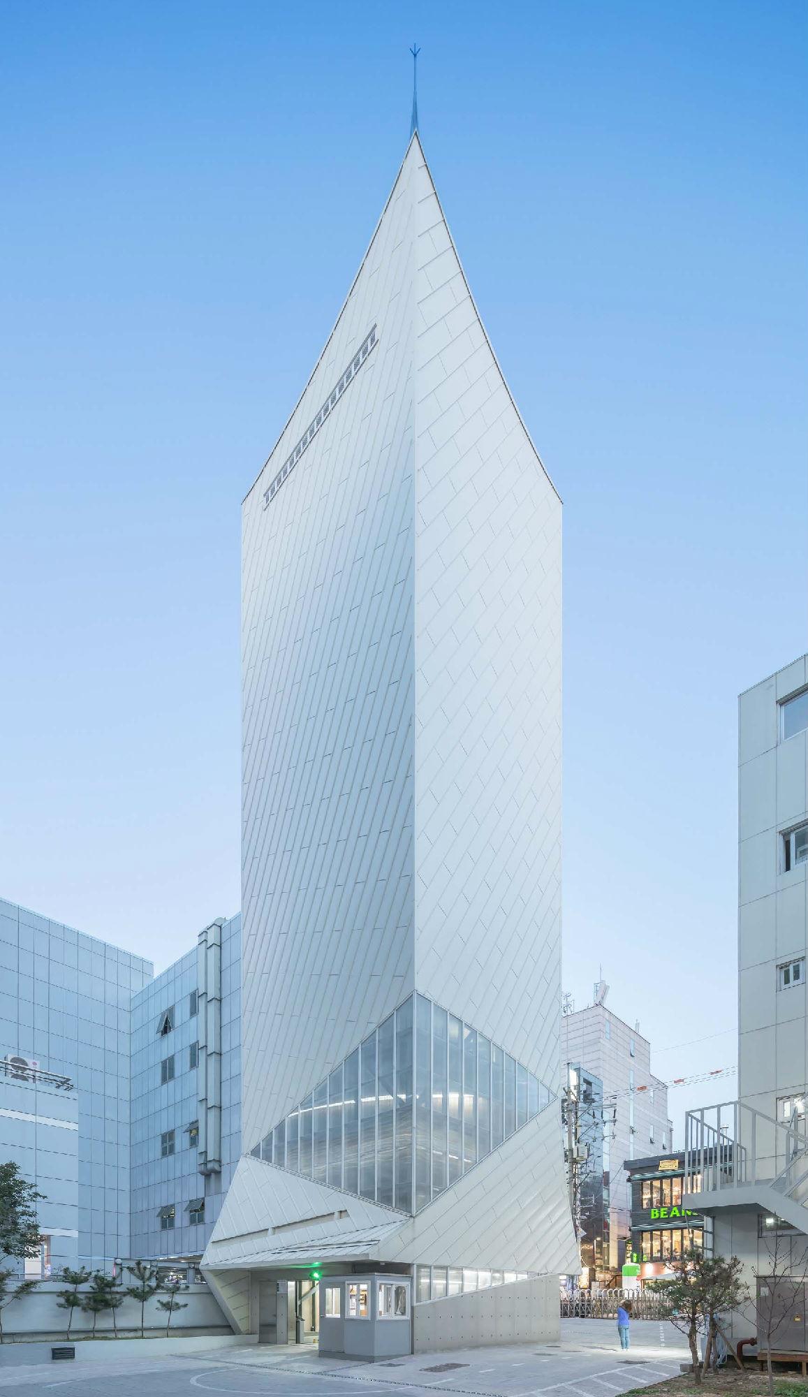 韩国·首尔白色船型停车楼---IROJE KHM Architects