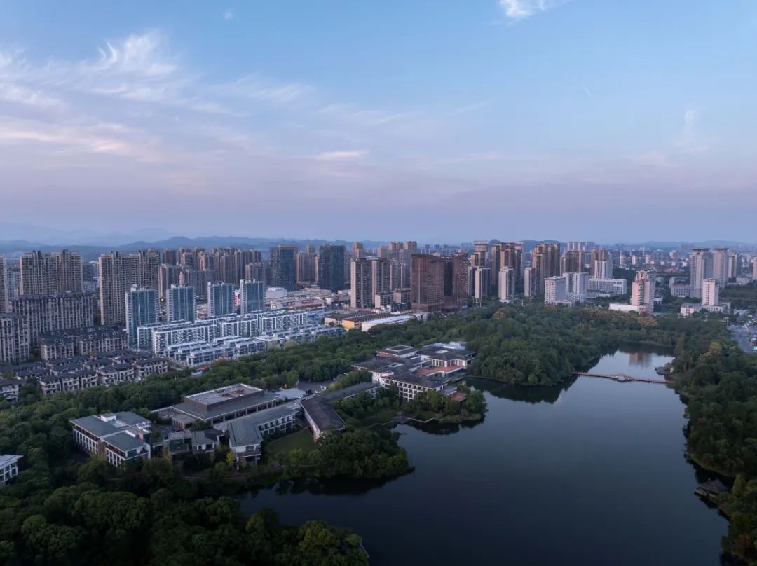 户型设计|联排+洋房+高层:130-140-210㎡户型布局,典雅端庄的公建化立面,材料与工艺的运用